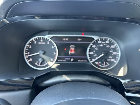 Used 2025 Nissan Pathfinder SL w/ Black Appearance Package FWD image 16