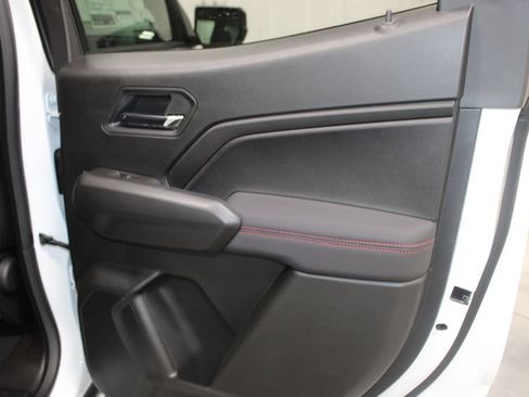 New 2025 Chevrolet Colorado Z71 w/ Midnight Edition AWD/4WD image 31