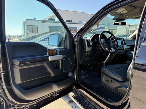 Used 2020 Ford F150 Lariat w/ Max Trailer Tow Package image 16