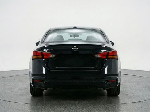 Used 2025 Nissan Altima 2.5 SV image 7