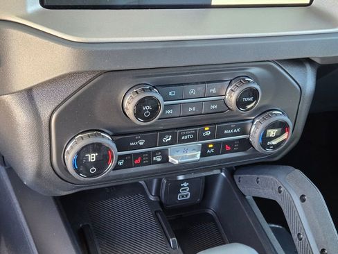 New 2026 Ford Bronco Outer Banks w/ Sasquatch Package image 18