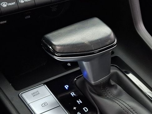 Used 2025 Hyundai Elantra Limited FWD image 15