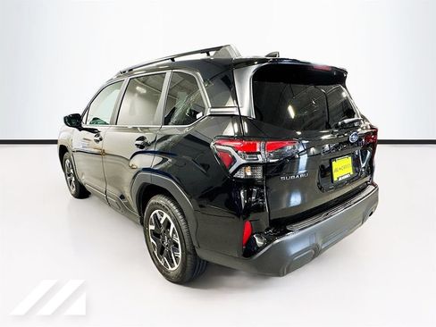 Used 2026 Subaru Forester Premium AWD/4WD image 6