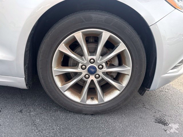 Used 2017 Ford Fusion SE w/ Fusion SE Technology Package FWD image 26