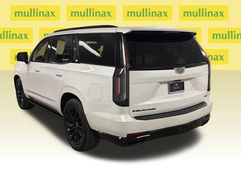 Used 2023 Cadillac Escalade Sport w/ LPO, ONYX Package AWD/4WD image 12
