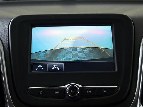 Used 2018 Chevrolet Equinox LT FWD image 24