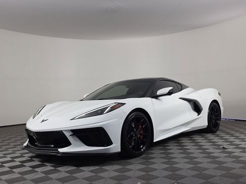 Used 2023 Chevrolet Corvette Stingray Coupe w/ 1LT RWD image 2
