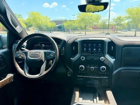 Used 2022 GMC Sierra 1500 Denali w/ Denali Reserve Package AWD/4WD image 18