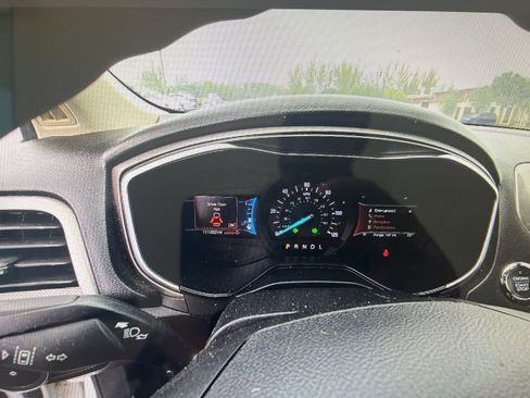 Used 2019 Ford Fusion SE image 5