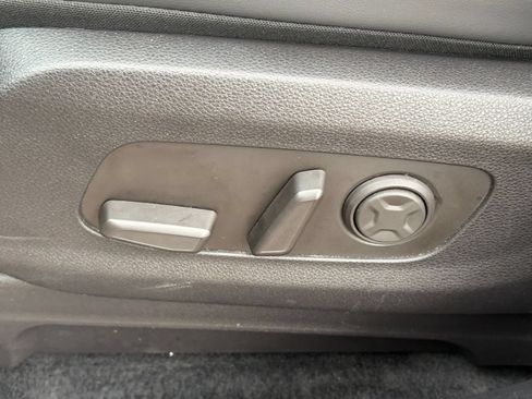 Used 2026 Kia Carnival FWD image 24