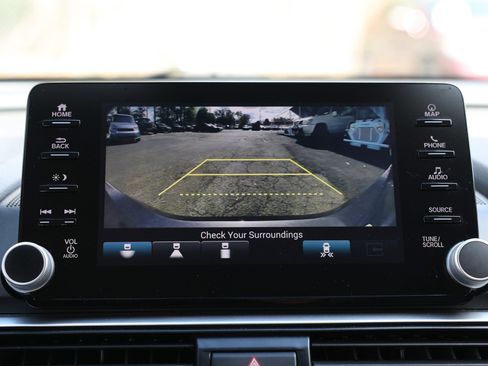 Used 2020 Honda Accord Touring image 41