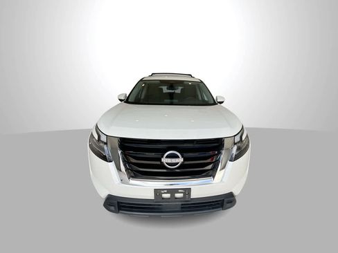 Used 2022 Nissan Pathfinder SV image 3