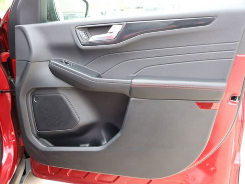 Certified 2025 Ford Escape ST-Line image 9