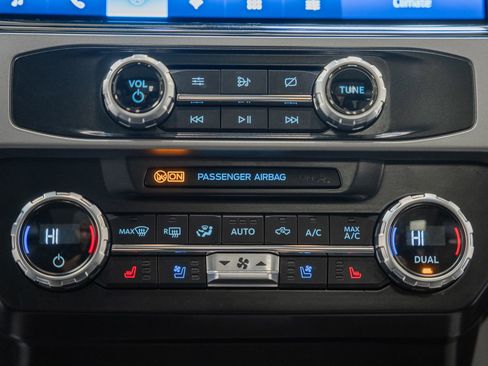 Used 2022 Ford F250 Lariat w/ Black Appearance Pkg image 32