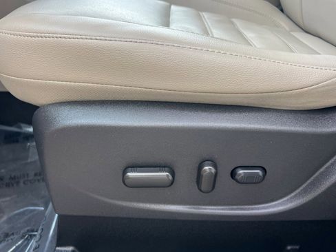 Used 2018 Ford Escape Titanium w/ Ford Safe & Smart Package image 13