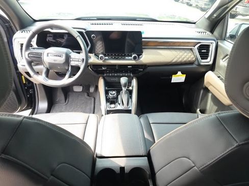 New 2026 GMC Canyon Denali w/ LPO, Black Badging Package AWD/4WD image 8