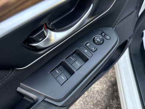 Used 2019 Honda CR-V EX image 17