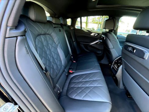 Certified 2025 BMW X6 xDrive40i image 19