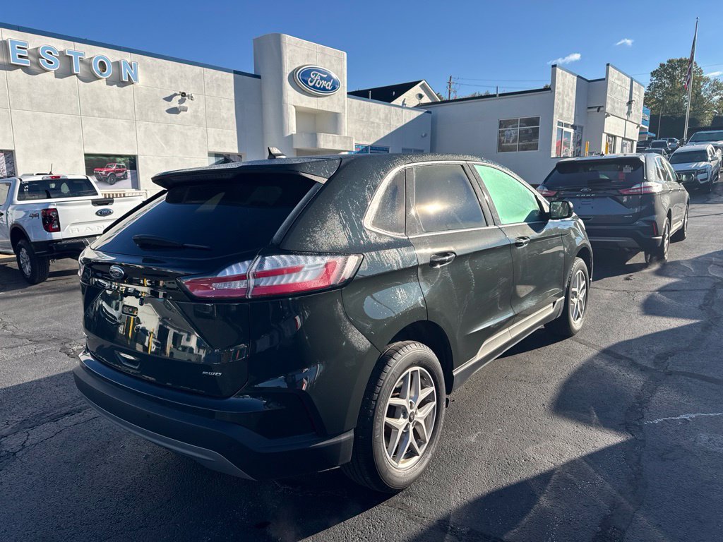 Used 2024 Ford Edge SEL w/ Convenience Package AWD/4WD image 5