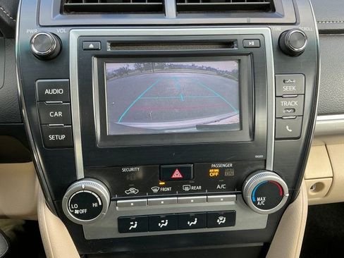 Used 2014 Toyota Camry LE image 20