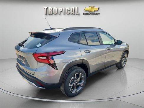 New 2026 Chevrolet Trax LT image 5