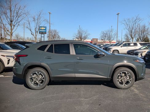 New 2026 Chevrolet Trax LT w/ Driver Confidence Package image 9