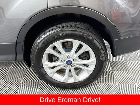 Used 2017 Ford Escape SE FWD image 4