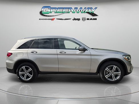 Used 2021 Mercedes-Benz GLC 300 4MATIC image 4