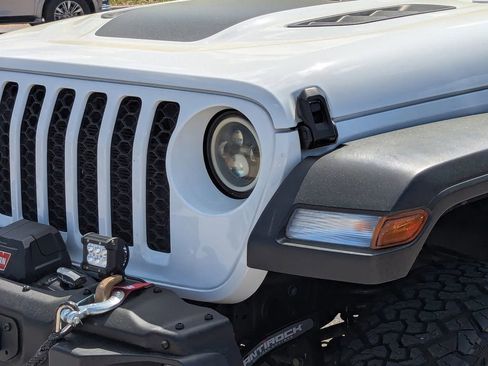 Used 2022 Jeep Gladiator Sport image 6