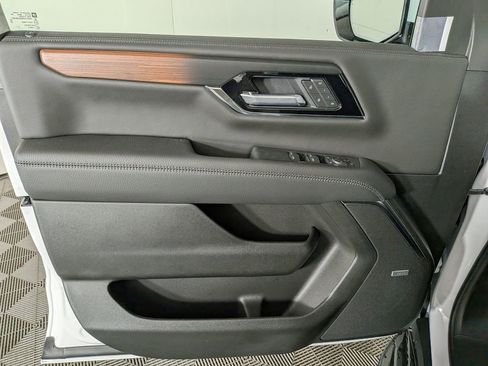 New 2026 GMC Yukon XL Denali w/ LPO, Floor Liner Package image 15