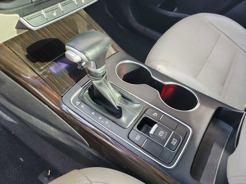 Used 2020 Kia Sorento EX image 17