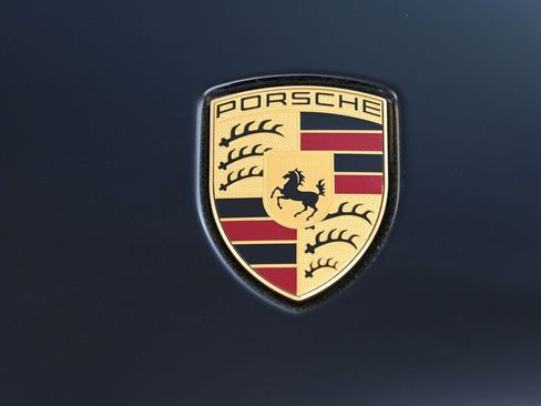 Used 2025 Porsche Macan image 34