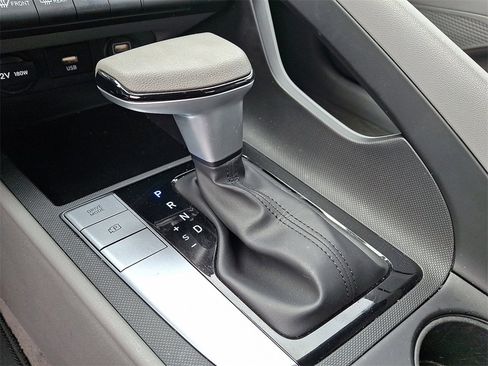 Used 2023 Hyundai Elantra SEL image 15