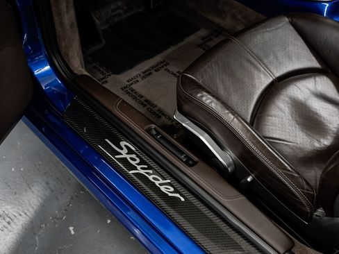 Used 2011 Porsche Boxster Spyder RWD image 23