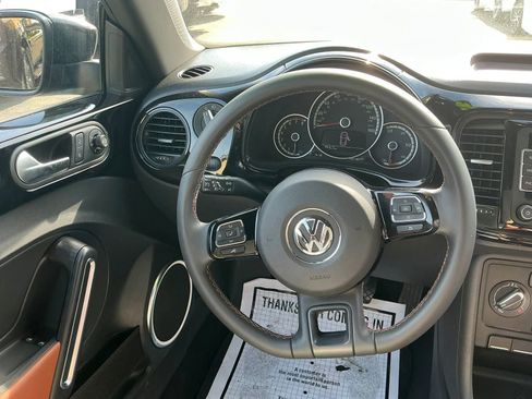 Used 2015 Volkswagen Beetle 1.8T Classic FWD image 19