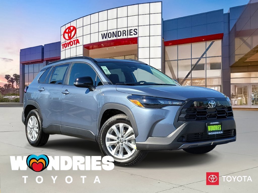 New 2026 Toyota Corolla Cross LE w/ Moonroof Package FWD 360° Tour