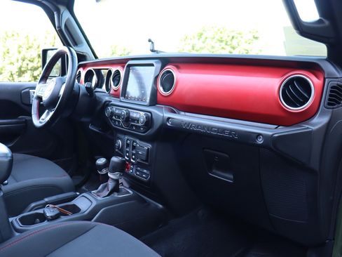 Used 2021 Jeep Wrangler Rubicon AWD/4WD image 16