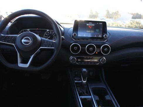 Used 2025 Nissan Sentra SR w/ SR Premium Package image 19