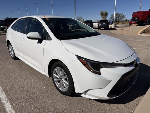 Used 2023 Toyota Corolla LE image 7