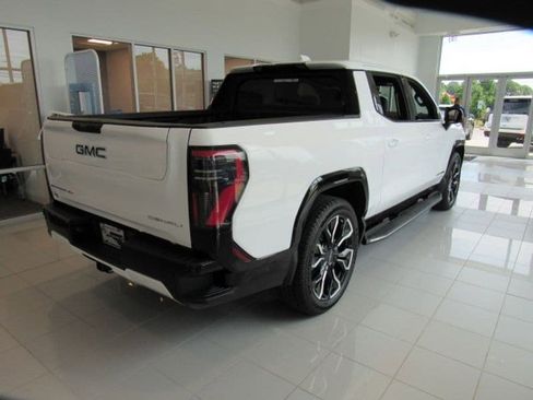 New 2025 GMC Sierra EV Denali image 4