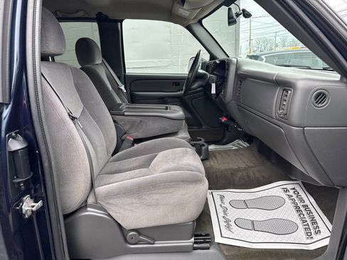 Used 2005 GMC Sierra 2500 SLE w/ Snow Plow Prep Package image 19