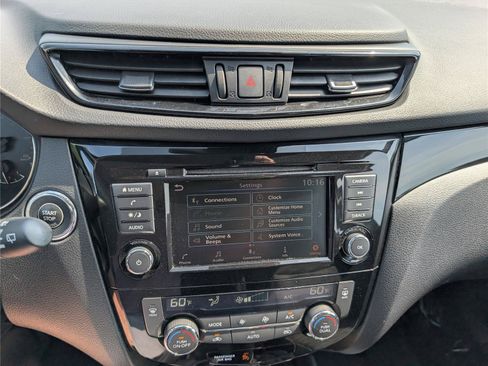 Used 2020 Nissan Rogue Sport SV FWD image 26