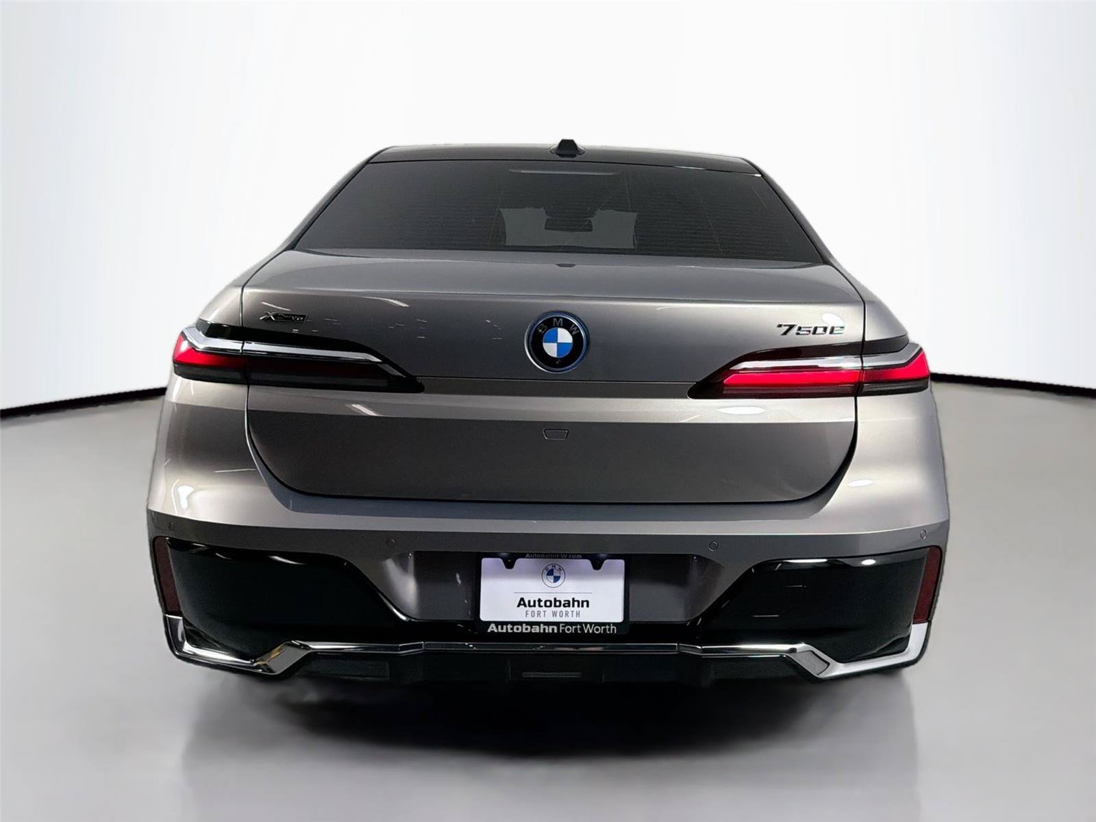New 2026 BMW 750e xDrive AWD/4WD image 6