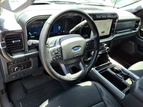 Used 2023 Ford F250 Lariat w/ Lariat Ultimate Package AWD/4WD image 9