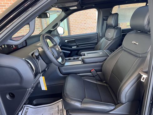 New 2025 Ford Expedition Platinum w/ Stealth Appearance Package image 15