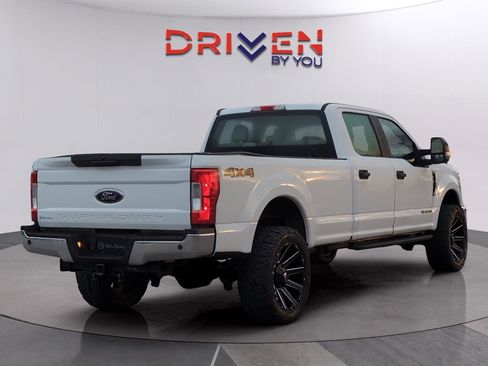 Used 2018 Ford F250 XL w/ Power Equipment Group image 6
