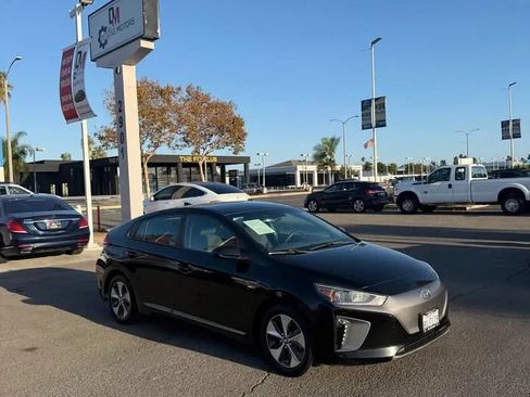 Used 2017 Hyundai Ioniq Electric FWD image 3