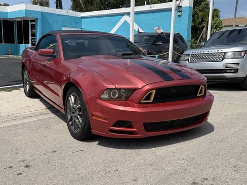 Used 2013 Ford Mustang Premium RWD image 4