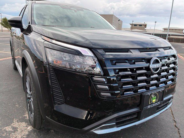 Certified 2026 Nissan Pathfinder Platinum FWD image 8