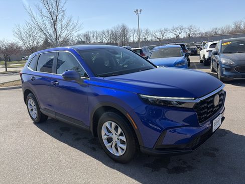 Used 2025 Honda CR-V LX image 3